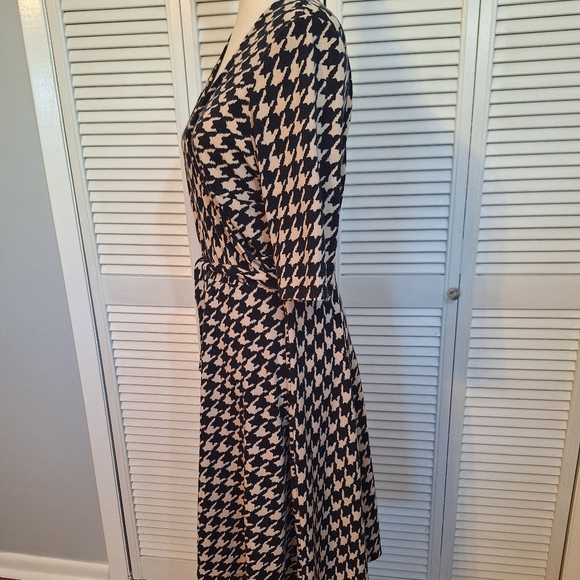 Sandra Darren stretchy houndstooth fit and flare dress sz 12 *L3 - Picture 3 of 6